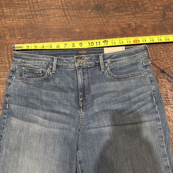 NYDJ Wide Leg Capri Jeans Rhodes Medium Wash Blue Denim Lift Tuck Size 12 New - Picture 4 of 14